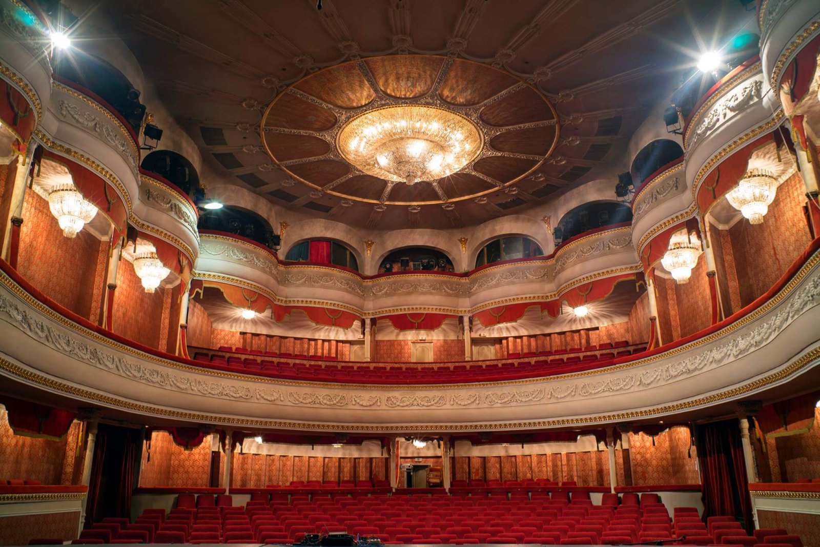 Драматично-куклен театър „Иван Радоев“