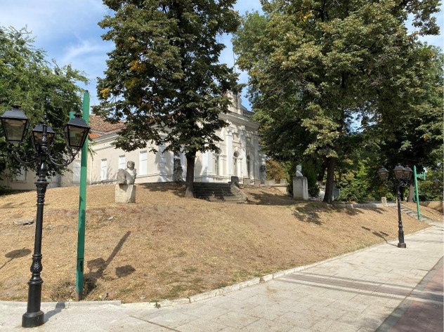 Художествена галерия “Никола Петров“